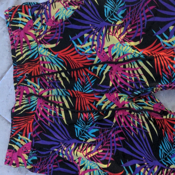 NEW LOOK (SMALL) MUTICOLOR TROPICAL CAPRI'S - Picture 3 of 4